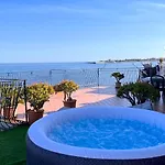 Miriam Sea Front Jacuzzi شقة *