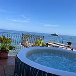 Miriam Sea Front Jacuzzi *