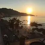 Miriam Sea Front Jacuzzi Апартаменты Джардини-Наксос