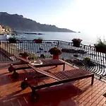 Miriam Sea Front Jacuzzi Джардини-Наксос