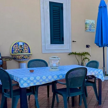 Miriam Sea Front Jacuzzi Appartement Giardini-Naxos