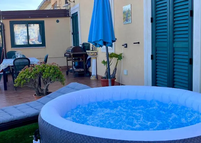 Miriam Sea Front Jacuzzi Apartment *