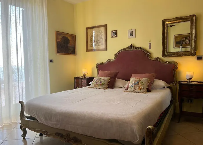 Miriam Sea Front Jacuzzi Giardini-Naxos