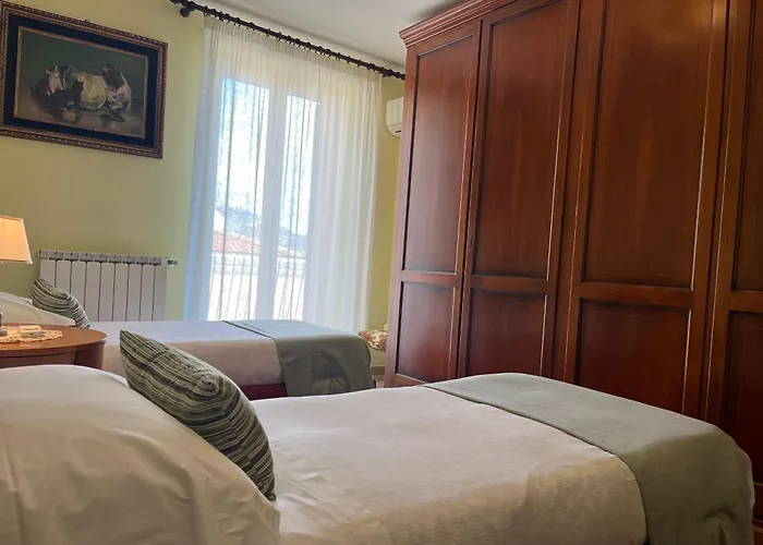 Miriam Sea Front Jacuzzi Apartment Giardini-Naxos