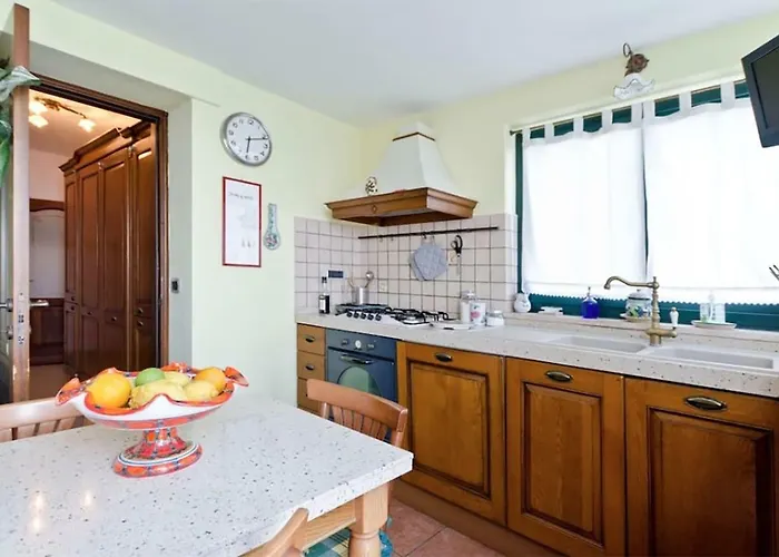 Miriam Sea Front Jacuzzi Apartment *