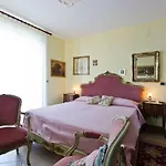 Miriam Sea Front Jacuzzi Giardini Naxos