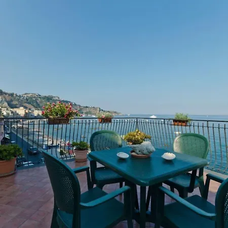 דירה Miriam Sea Front Jacuzzi