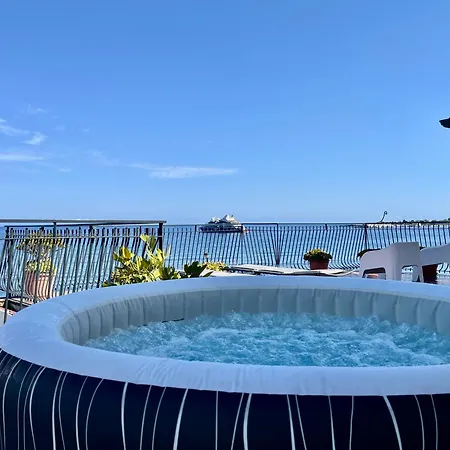 Miriam Sea Front Jacuzzi *