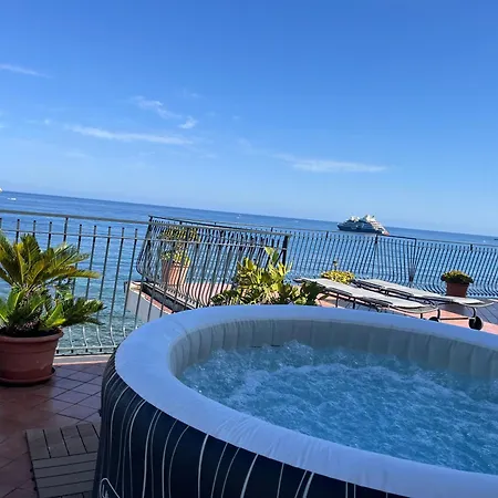 Miriam Sea Front Jacuzzi *