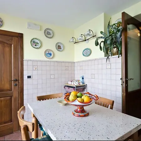 Miriam Sea Front Jacuzzi גיארדיני נאקסוס